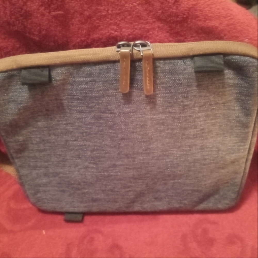 Domino organizer bag, gray/tan trim, inside/outside pockets, 3 outside zippered